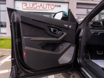 Urus 4.0 V8 Carbon Novitec 23