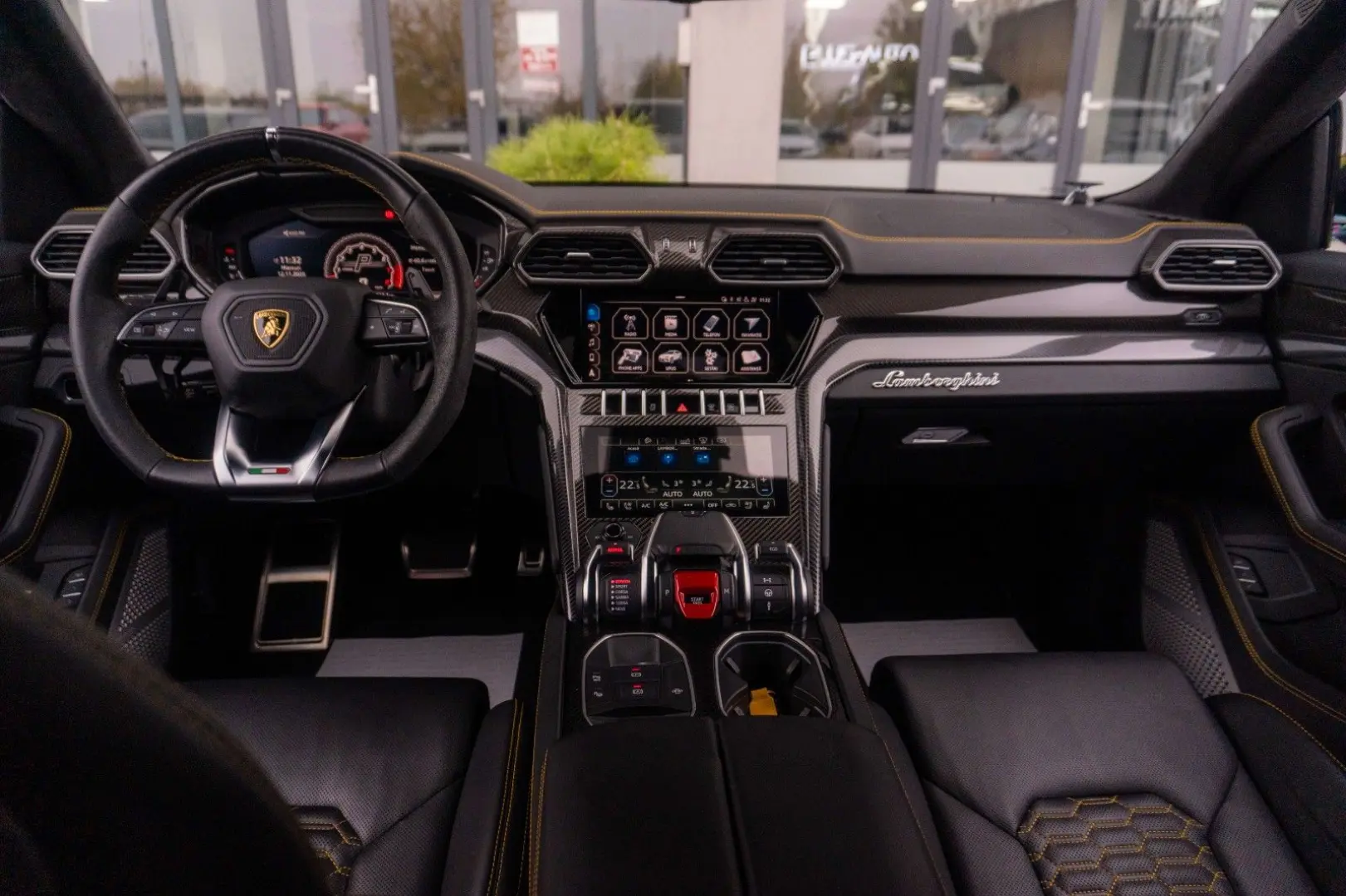 Urus 4.0 V8 Carbon Novitec 23