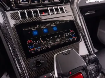 Urus 4.0 V8 Carbon Novitec 23