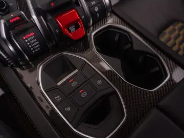 Urus 4.0 V8 Carbon Novitec 23