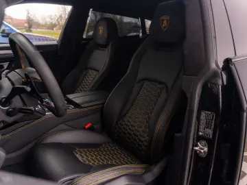 Urus 4.0 V8 Carbon Novitec 23