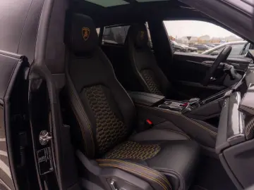 Urus 4.0 V8 Carbon Novitec 23