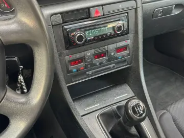 Audi A4 – 2003– 1.6 benzina - 102Cp