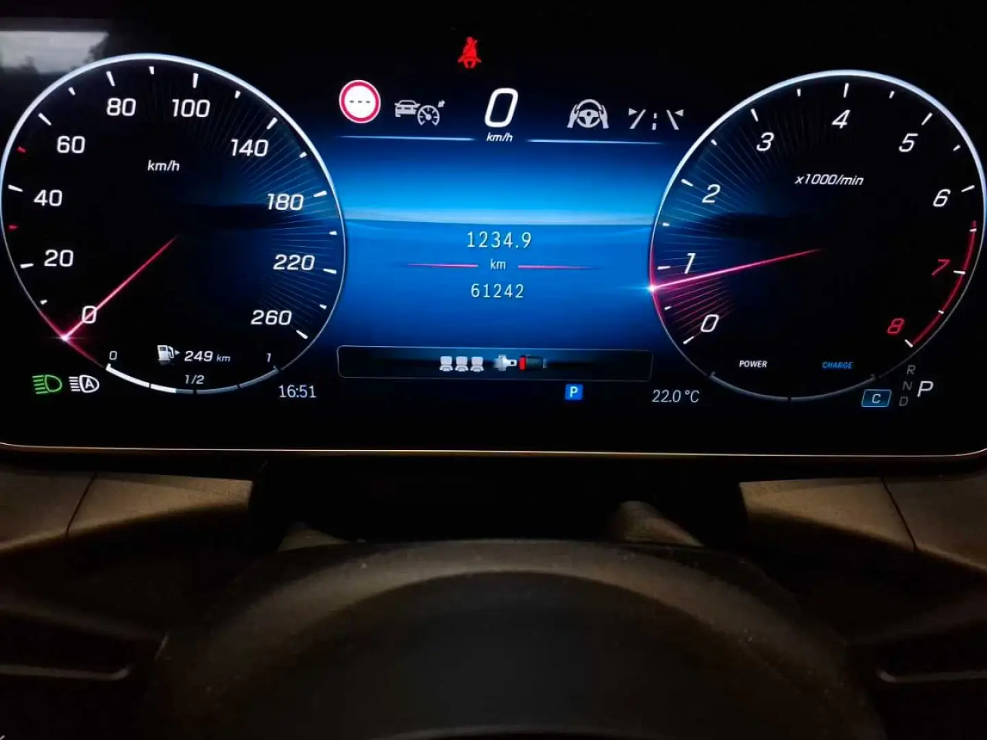 MERCEDES-BENZ GLC300 - 4MATIC - AMG LINE