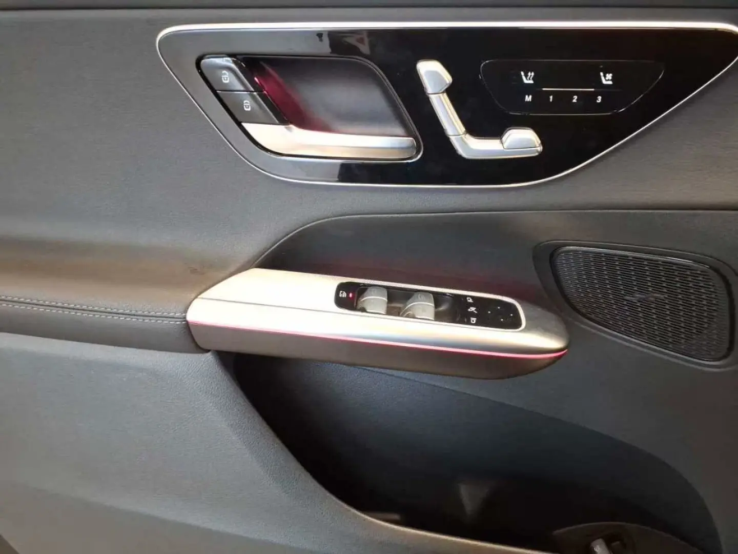 MERCEDES-BENZ GLC300 - 4MATIC - AMG LINE