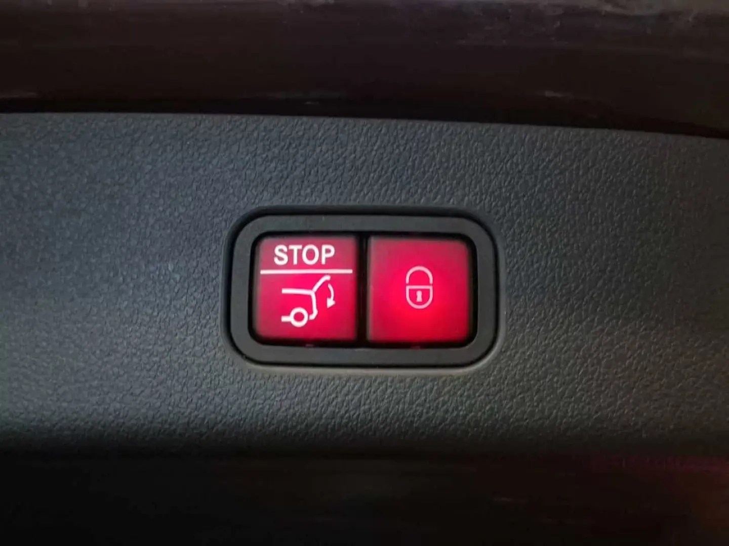 MERCEDES-BENZ GLC300 - 4MATIC - AMG LINE