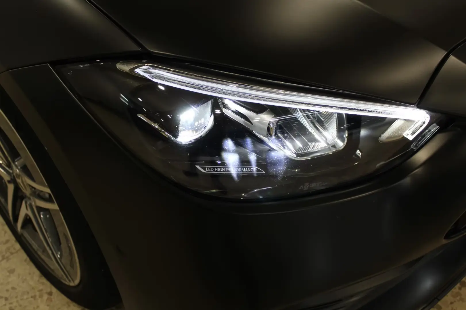 MERCEDES-BENZ C200 - AMG-Line - 4Matic