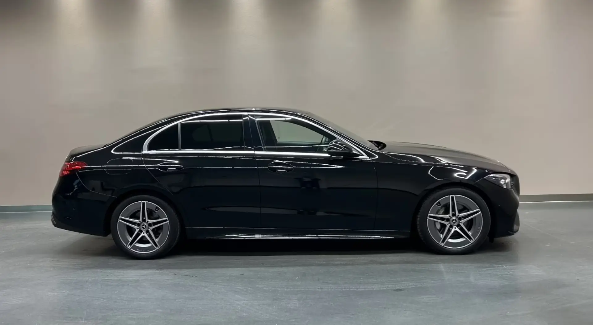 MERCEDES-BENZ C300 - AMG-Line - 4Matic