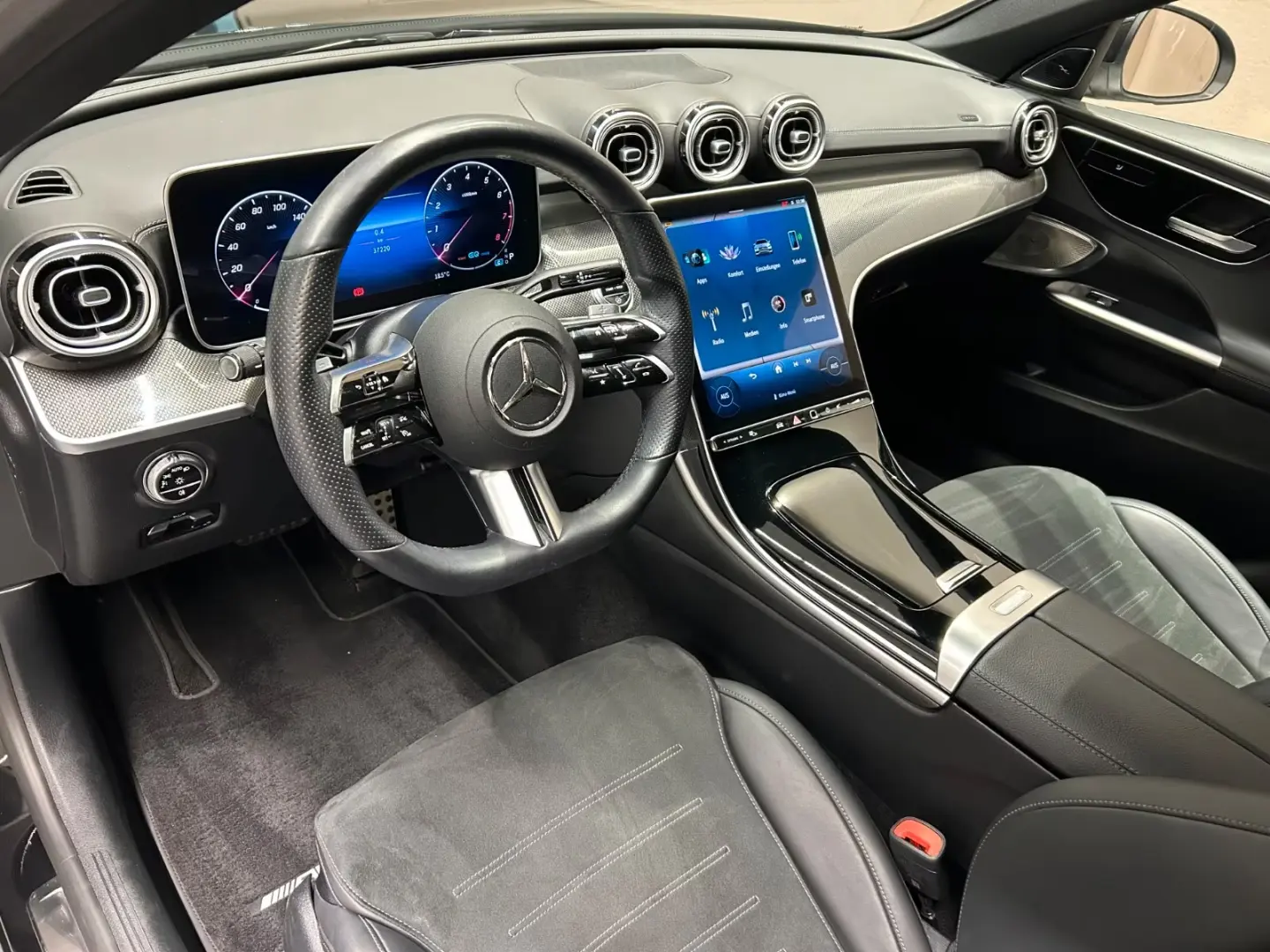 MERCEDES-BENZ C300 - AMG-Line - 4Matic