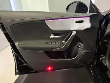 MERCEDES BENZ CLA250e - AMG-Line