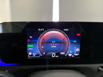 MERCEDES BENZ CLA250e - AMG-Line