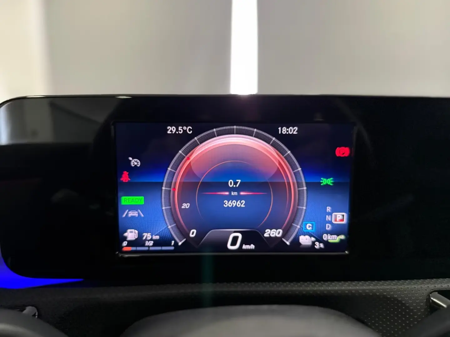 MERCEDES BENZ CLA250e - AMG-Line