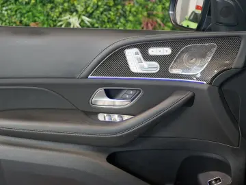 4MATIC MASSAGE HUD BURM TOW 82.810€ NETTO