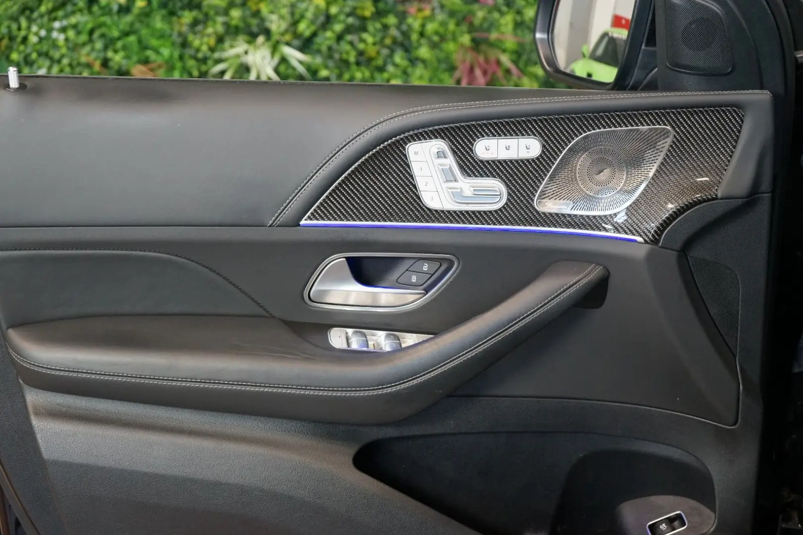 4MATIC MASSAGE HUD BURM TOW 82.810€ NETTO