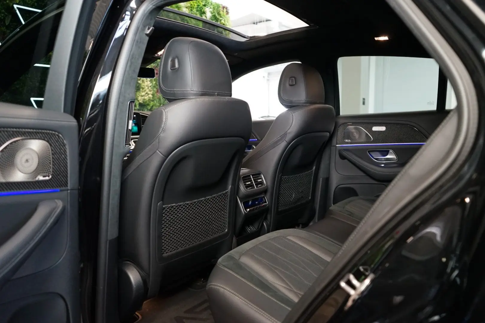 4MATIC MASSAGE HUD BURM TOW 82.810€ NETTO