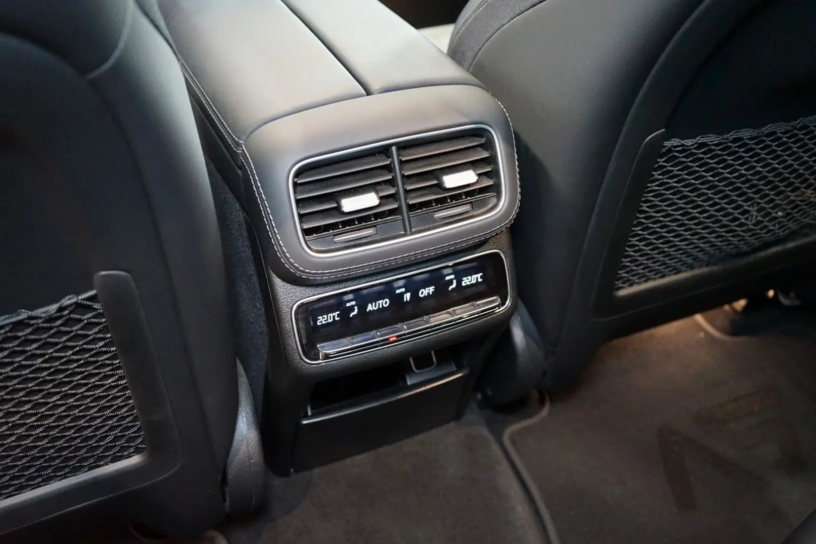 4MATIC MASSAGE HUD BURM TOW 82.810€ NETTO