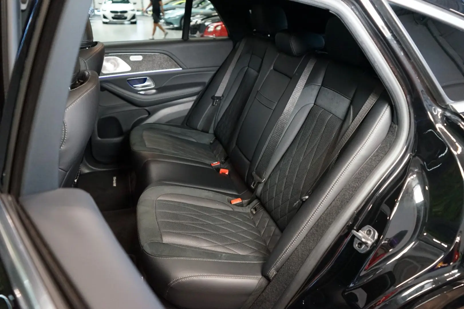 4MATIC MASSAGE HUD BURM TOW 82.810€ NETTO