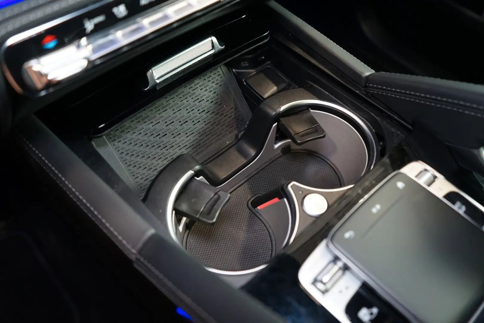 4MATIC MASSAGE HUD BURM TOW 82.810€ NETTO