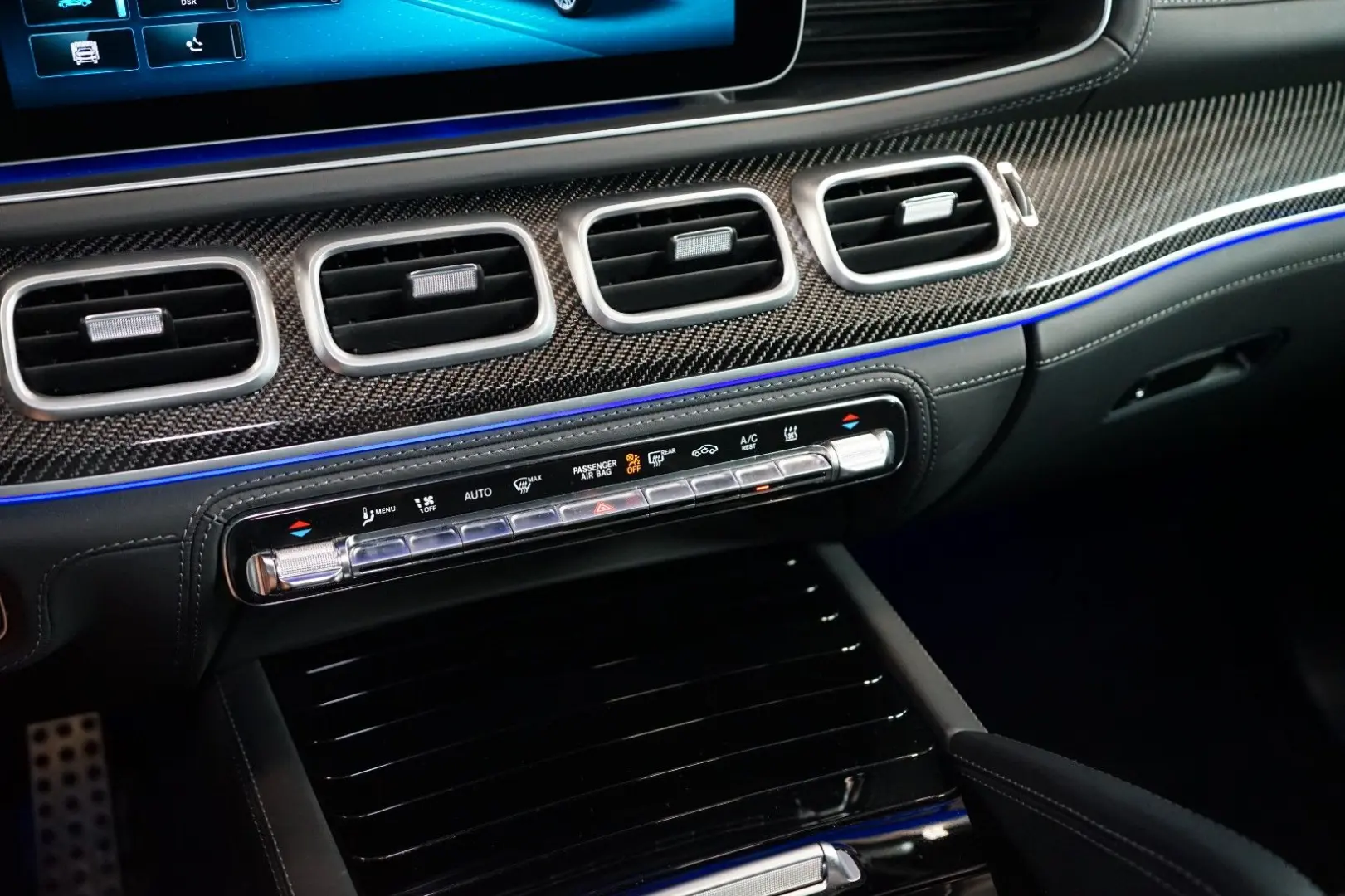 4MATIC MASSAGE HUD BURM TOW 82.810€ NETTO