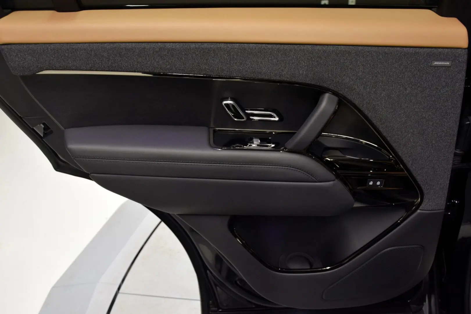 Range Rover Sport D350 Autobiography SV Bespoke