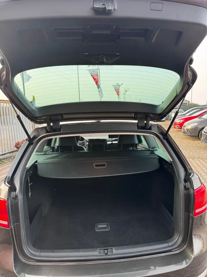 Volkswagen Passat 2012 1.4L Benzină