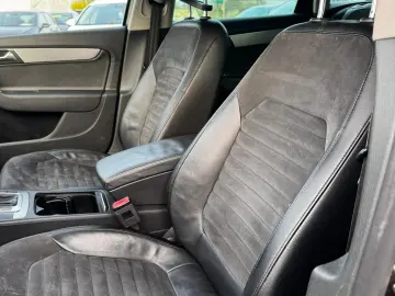 Volkswagen Passat 2012 1.4L Benzină