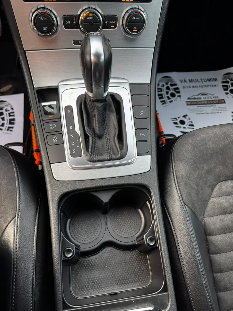 Volkswagen Passat 2012 1.4L Benzină