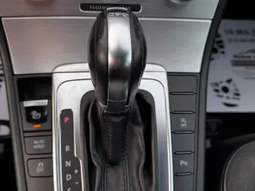 Volkswagen Passat 2012 1.4L Benzină