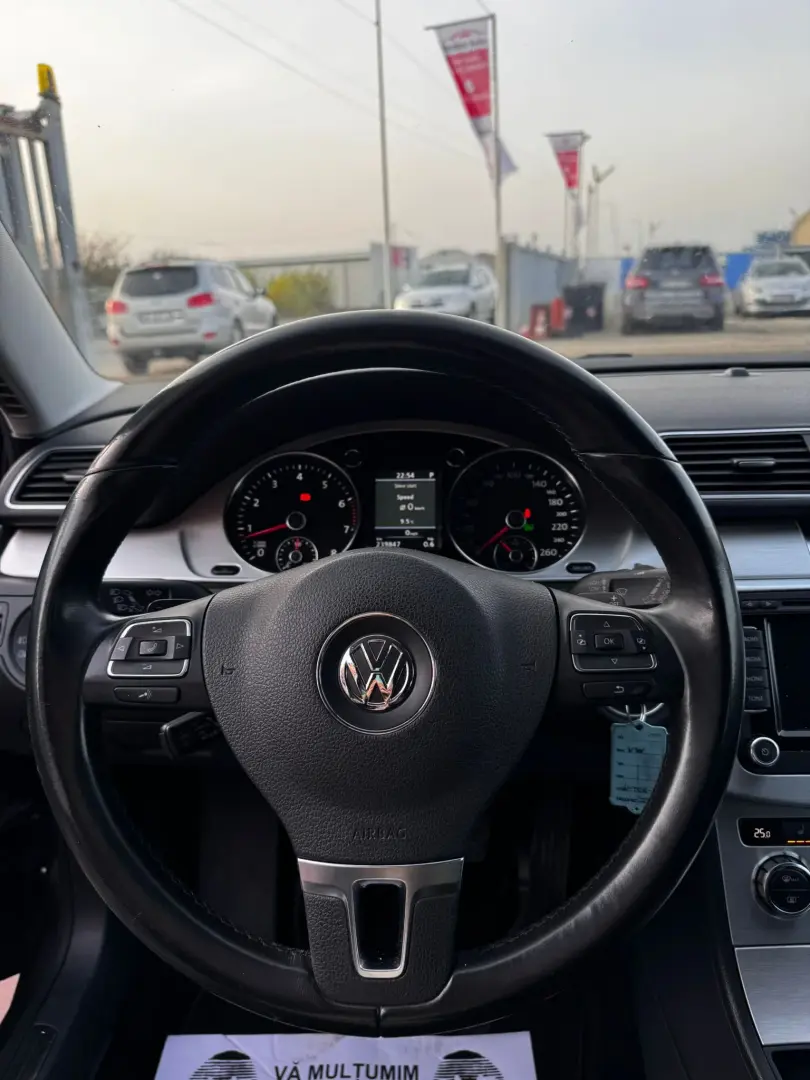 Volkswagen Passat 2012 1.4L Benzină