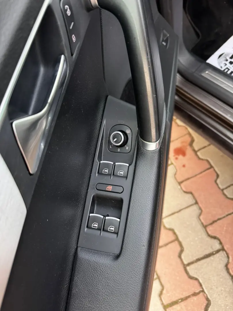 Volkswagen Passat 2012 1.4L Benzină