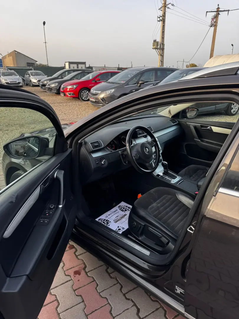 Volkswagen Passat 2012 1.4L Benzină