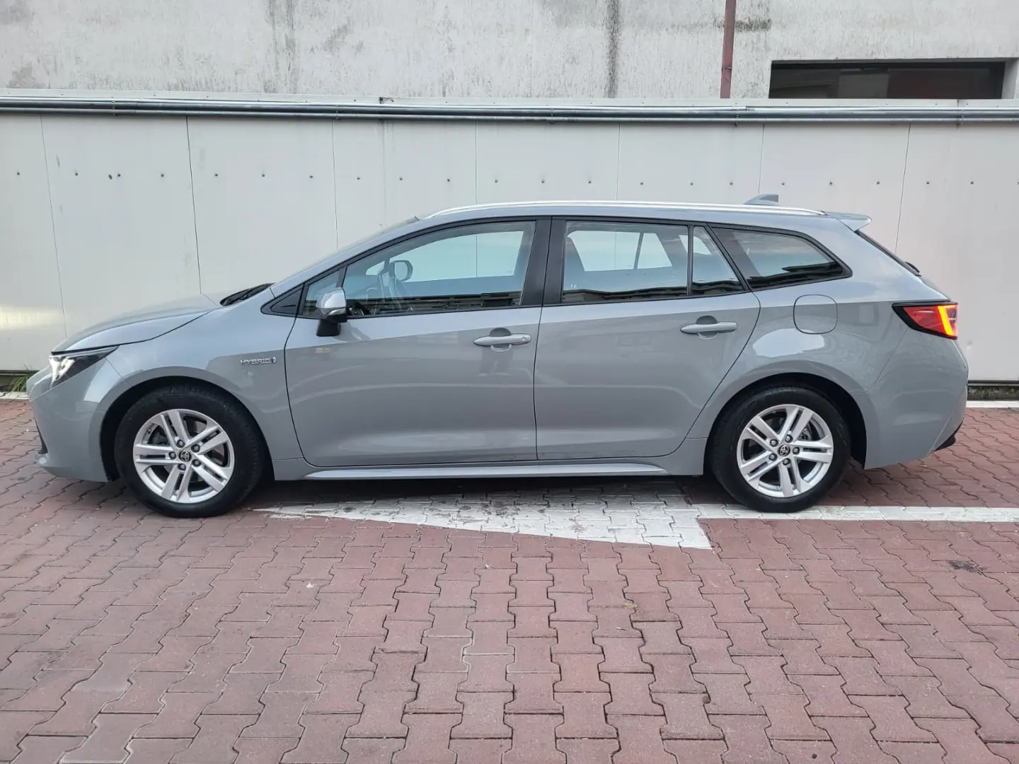 TOYOTA COROLLA 2.0 hibrid