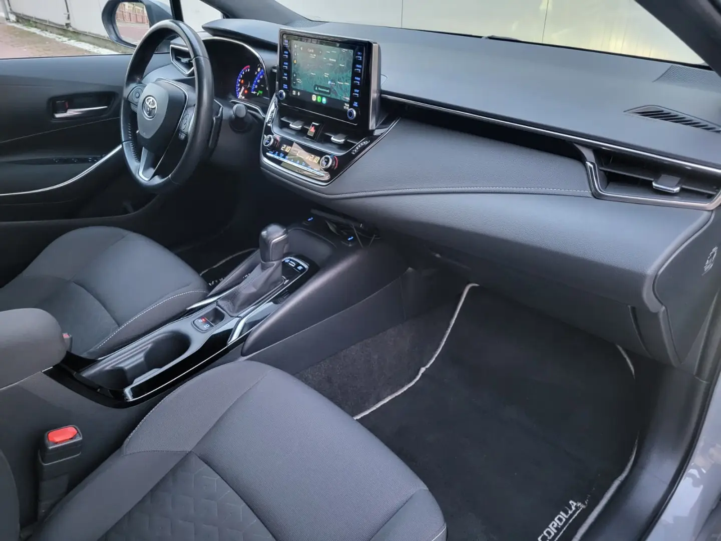 TOYOTA COROLLA 2.0 hibrid