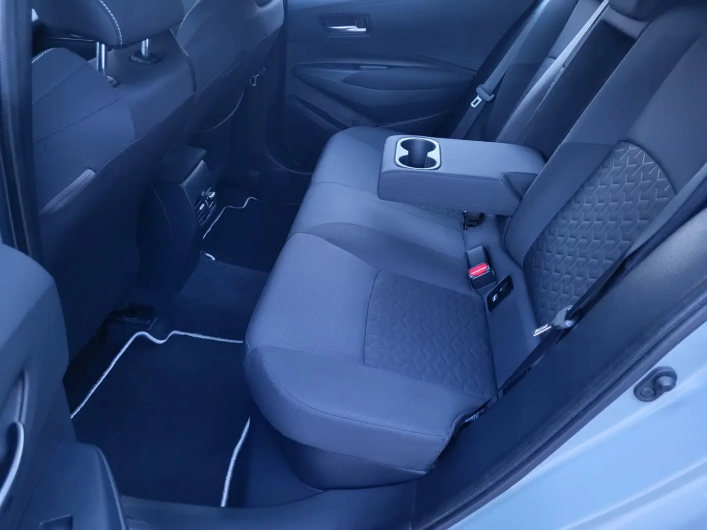 TOYOTA COROLLA 2.0 hibrid