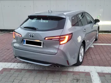 TOYOTA COROLLA 2.0 hibrid