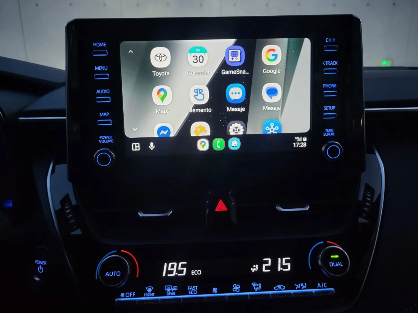 TOYOTA COROLLA 2.0 hibrid