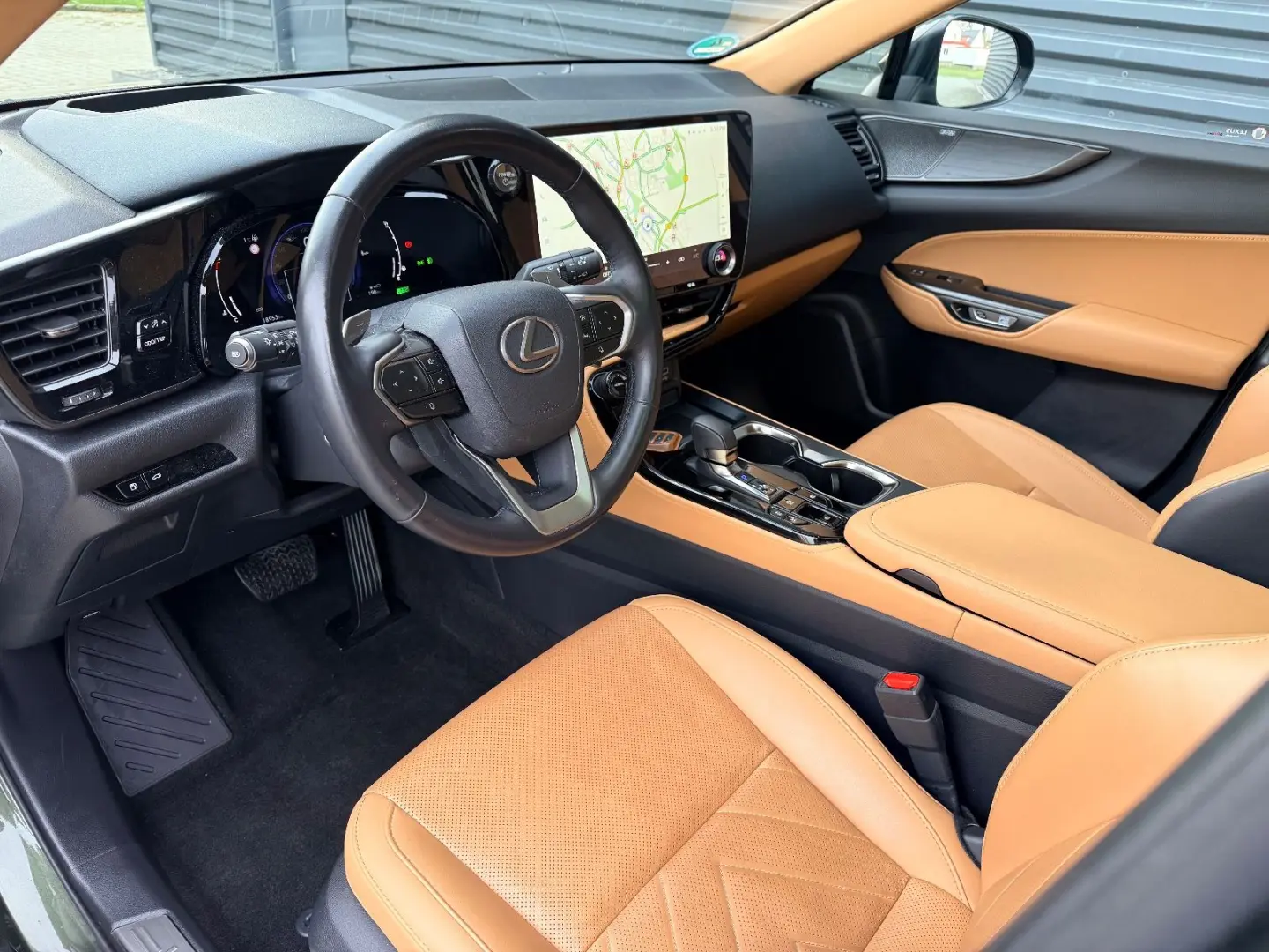 NX 350h Luxury Line (E-Four) Leder Navi LED