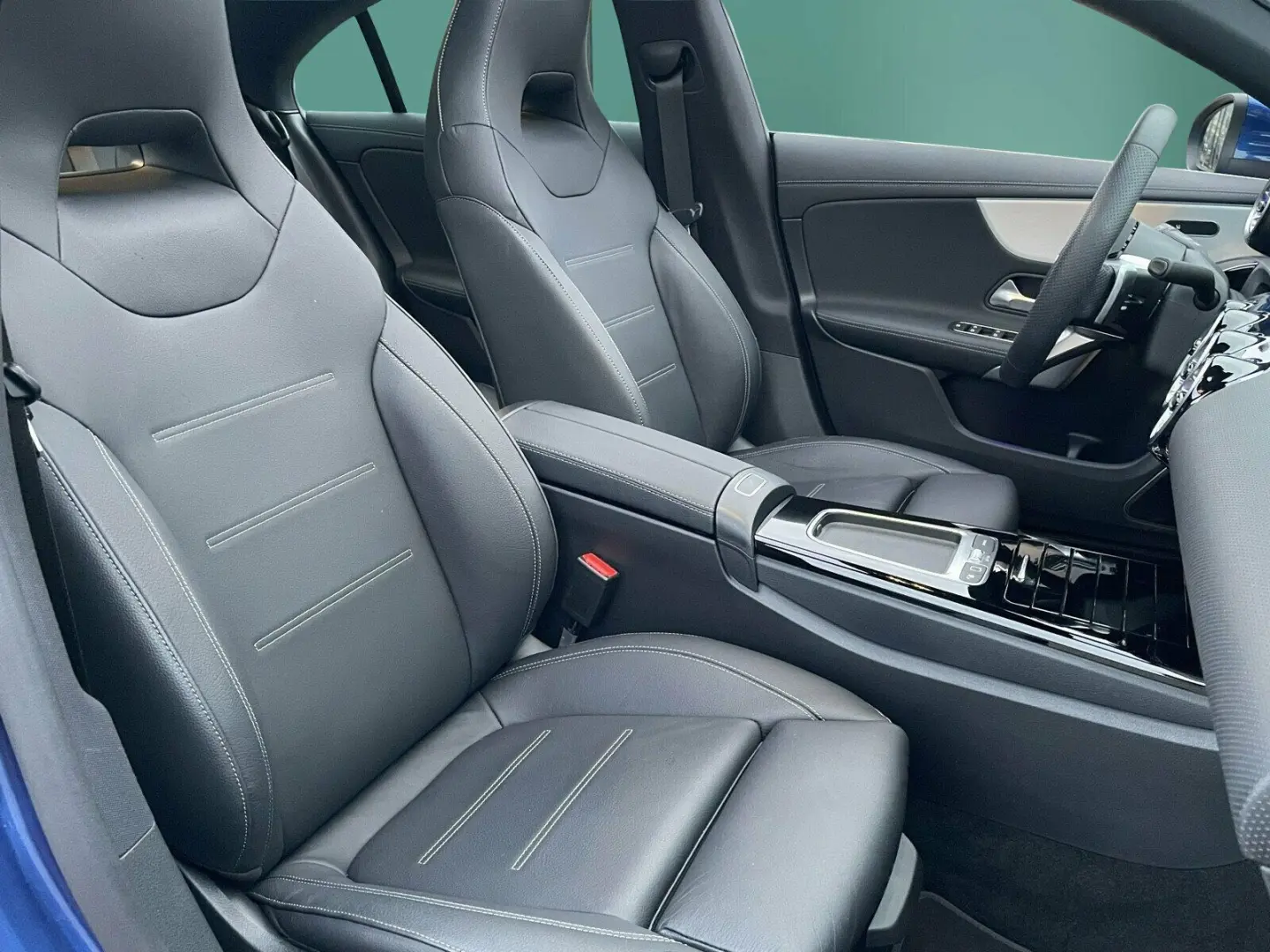 CLA 250 e Coupé AMG PANO HUD 360 MLED BURM LEDER