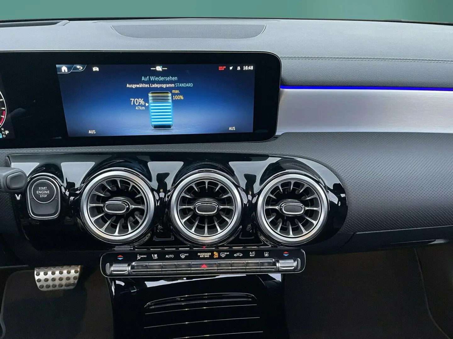 CLA 250 e Coupé AMG PANO HUD 360 MLED BURM LEDER