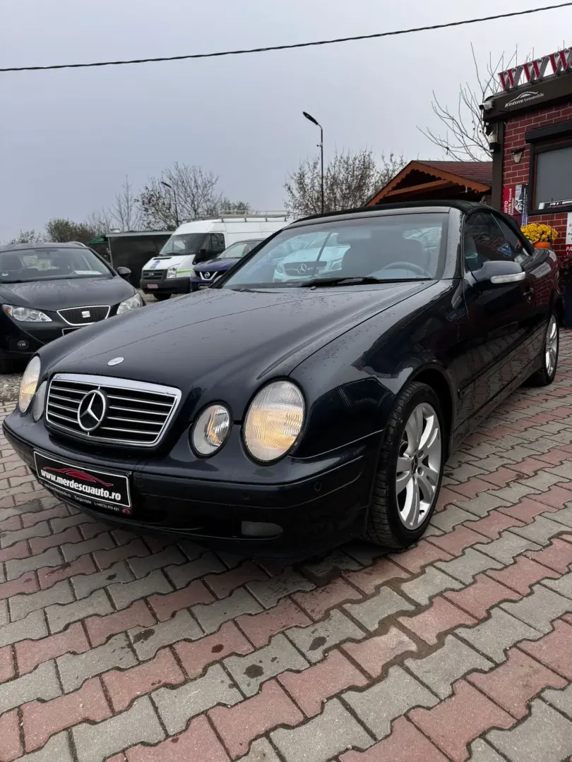 Mercedes-Benz CLK 230 2001 2.3L Benzină