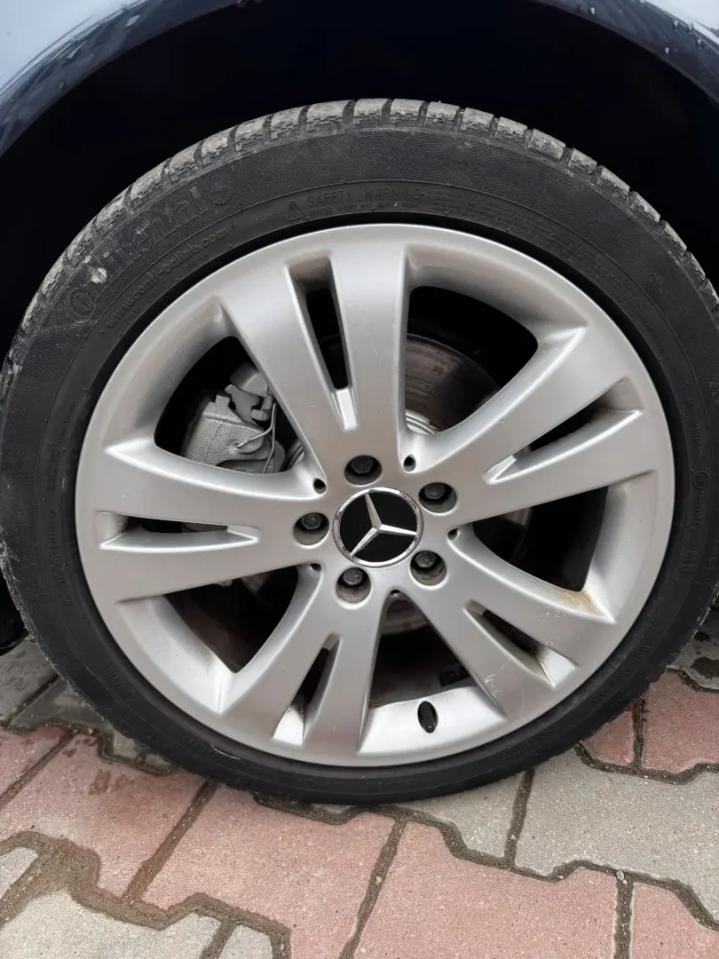 Mercedes-Benz CLK 230 2001 2.3L Benzină