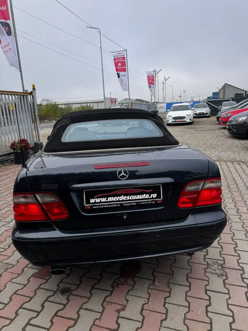 Mercedes-Benz CLK 230 2001 2.3L Benzină