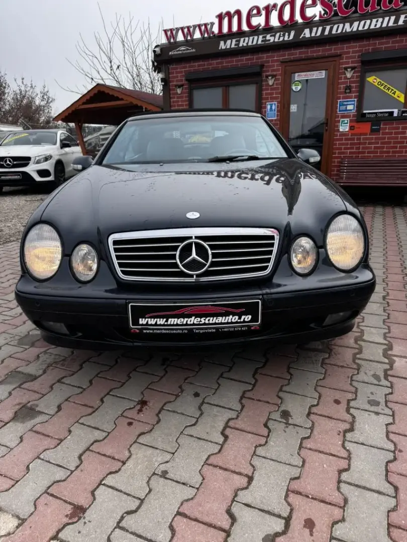 Mercedes-Benz CLK 230 2001 2.3L Benzină