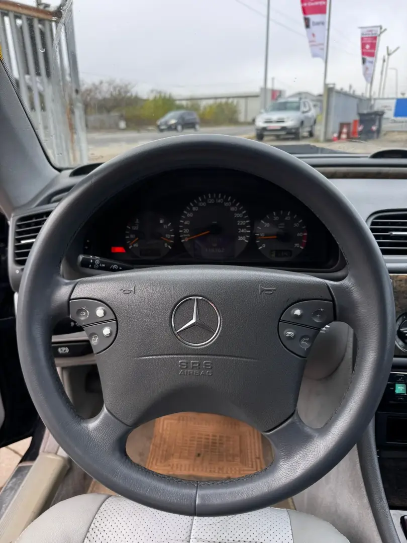 Mercedes-Benz CLK 230 2001 2.3L Benzină