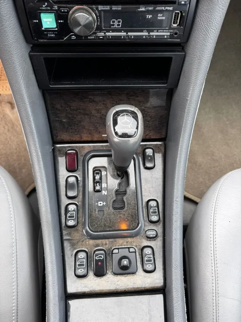 Mercedes-Benz CLK 230 2001 2.3L Benzină