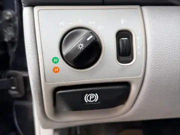 Mercedes-Benz CLK 230 2001 2.3L Benzină