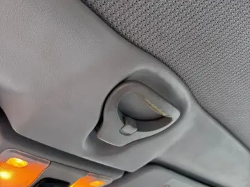 Mercedes-Benz CLK 230 2001 2.3L Benzină