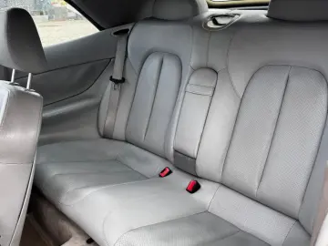 Mercedes-Benz CLK 230 2001 2.3L Benzină