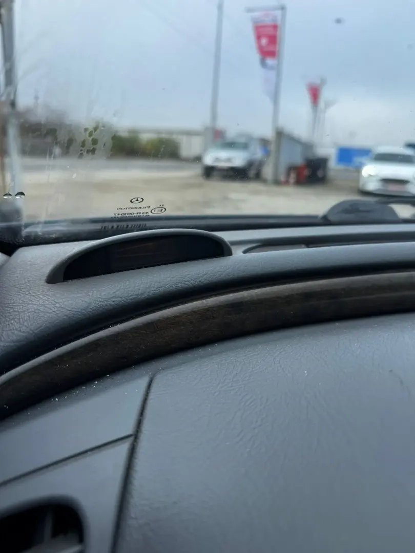 Mercedes-Benz CLK 230 2001 2.3L Benzină