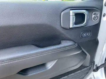 Wrangler UNLIMITED SAHARA SKY ONE KAMERA NAVI